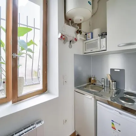 Sur Cour, Proche Des Buttes-chaumont Apartment *