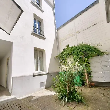 Sur Cour, Proche Des Buttes-chaumont Apartment Paris